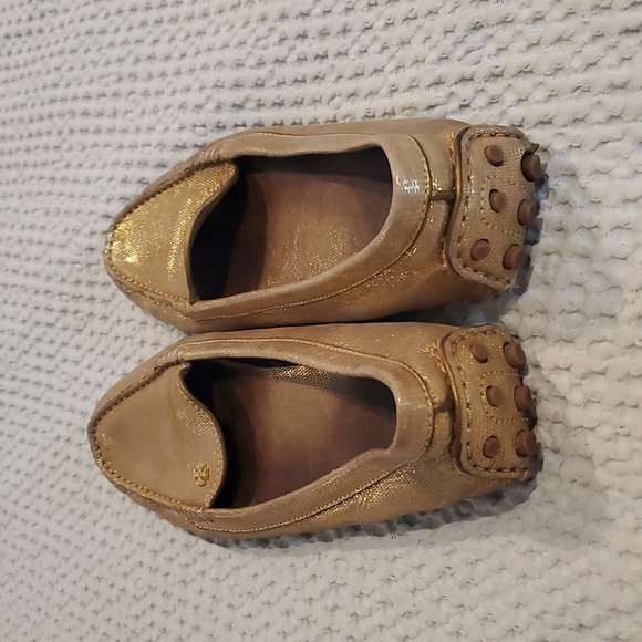 Tory Burch Arianna Driving Loafer Moccasins Flat Shoes Metallic GOLD Sz… - Picture 2 of 14